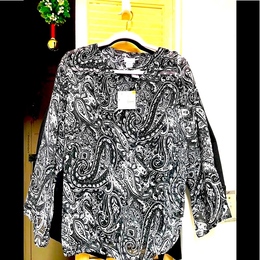 BEAUTIFUL 2 PIECE SET TOP, AND TANK -tank 22” pit -top 23” NWT light n sheer